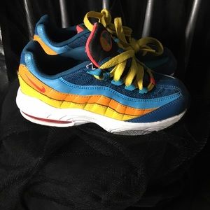 Colorful Nike air max 🔵🟡🟠